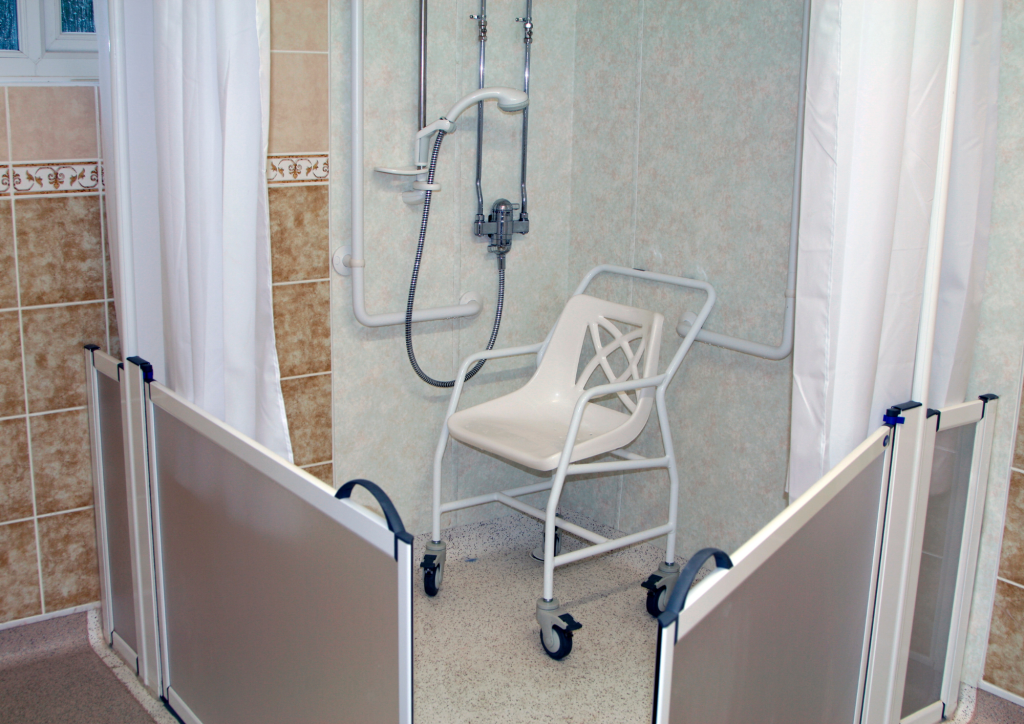 Aménagement d’une salle de bain PMR Névo Home