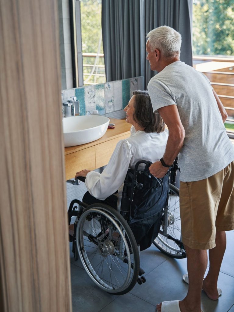Douche senior en Normandie | Sécurité et autonomie à domicile Névo Home
